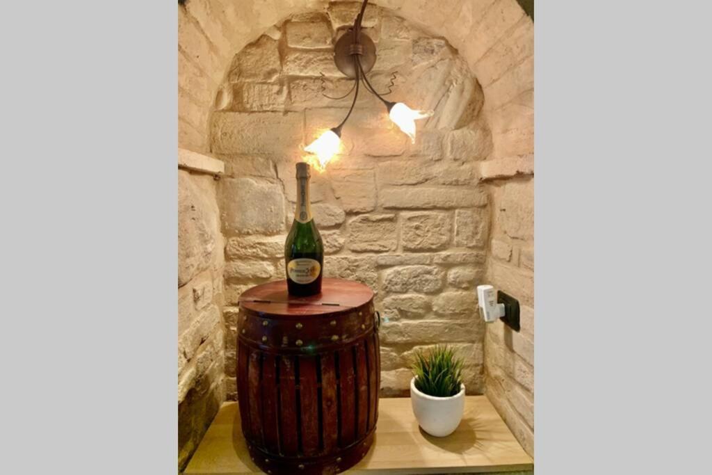 La Grotta - Casa Con Grotta Sotterranea Apartamento Monterubbiano Exterior foto